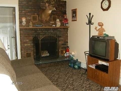 Building Photo - 102 Birchwood Park Dr