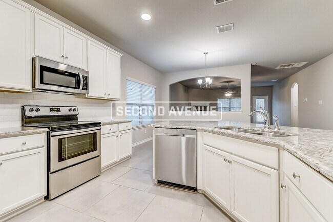 Foto del edificio - 2109 Lorrie Ln
