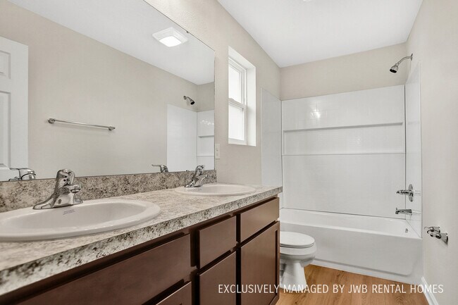 Foto del edificio - 1126 W 19th St