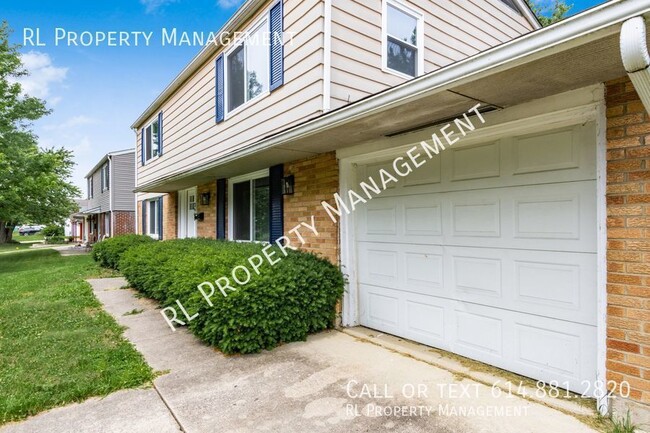 Building Photo - Spacious 4 bedroom 2.5 bathroom home in Hu...