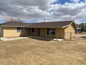 Building Photo - 7453 Dumosa Ave