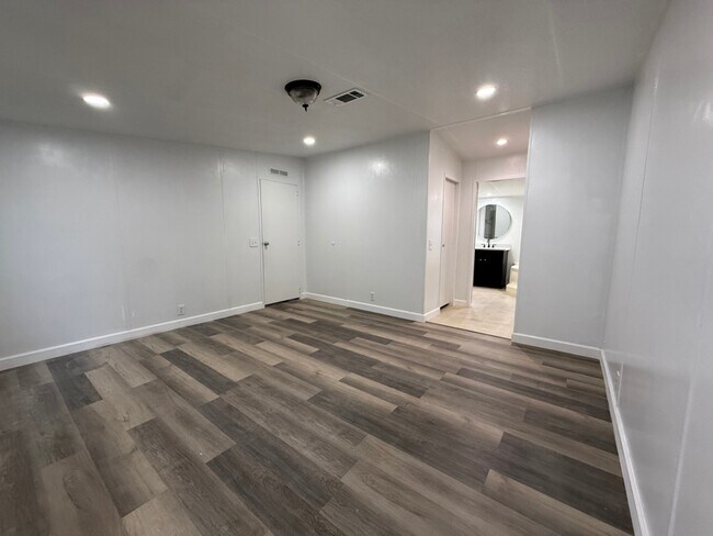 Foto del edificio - 220 NE 12th Ave