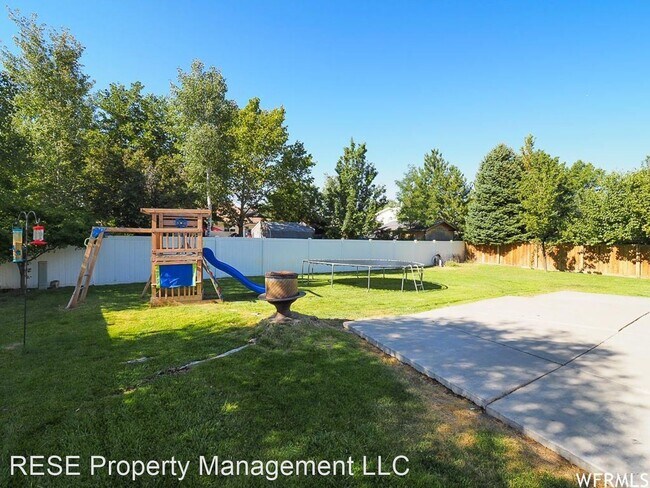Building Photo - 4 br, 3 bath House - 529 W 2540 N
