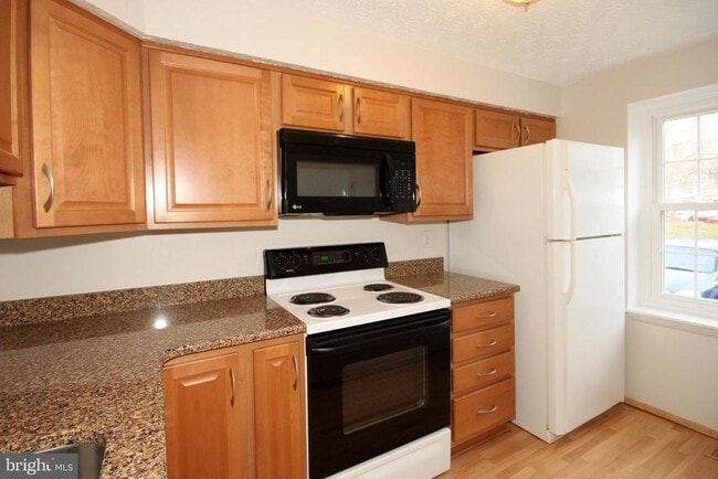 Foto del edificio - 8032 Grandview Ct