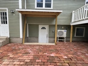 Building Photo - 8 Birch Ln