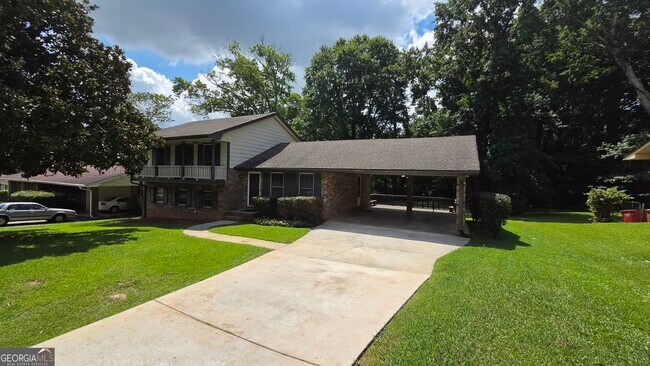 Building Photo - 715 Barnesdale Dr