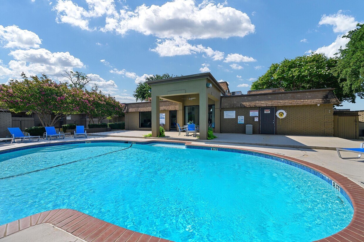 Manchester 100 Manchester Dr Euless, TX Apartments for Rent in