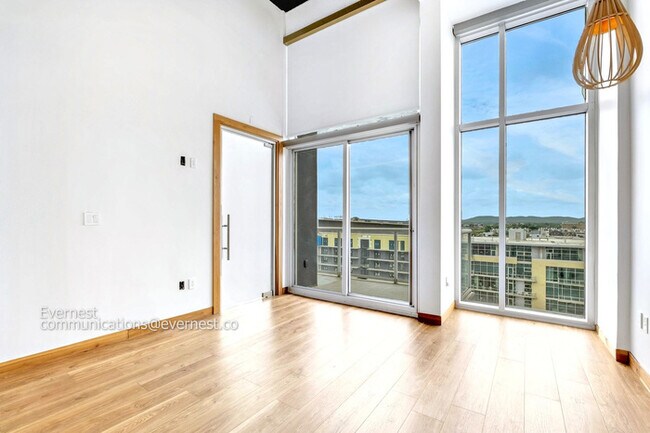 Foto del edificio - 600 12th Avenue South