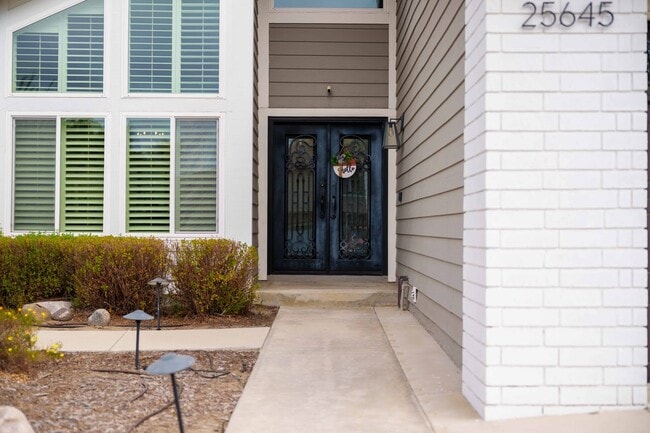 Building Photo - 25645 Ashby Way