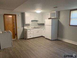Building Photo - 1523 3rd Ave