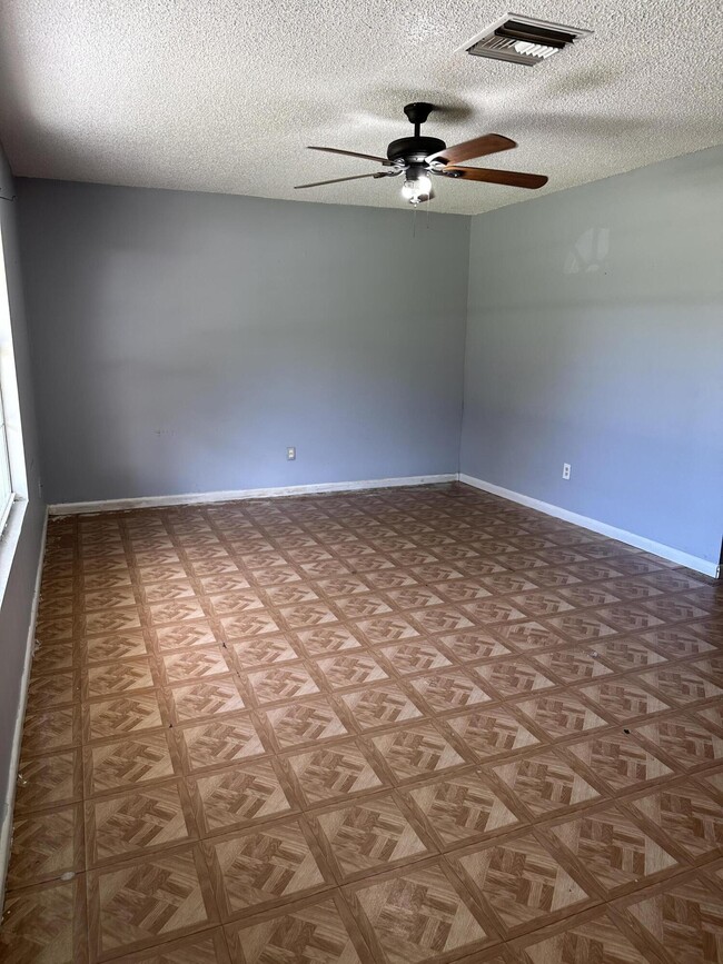 Building Photo - 1264 36th Ave SW