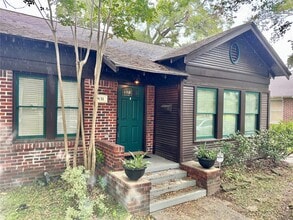 Building Photo - 831 Pizer St