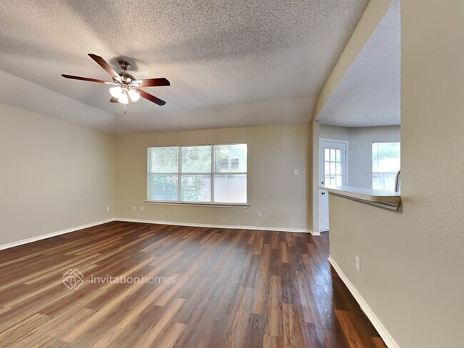 Building Photo - 1042 Ridgecrest Dr
