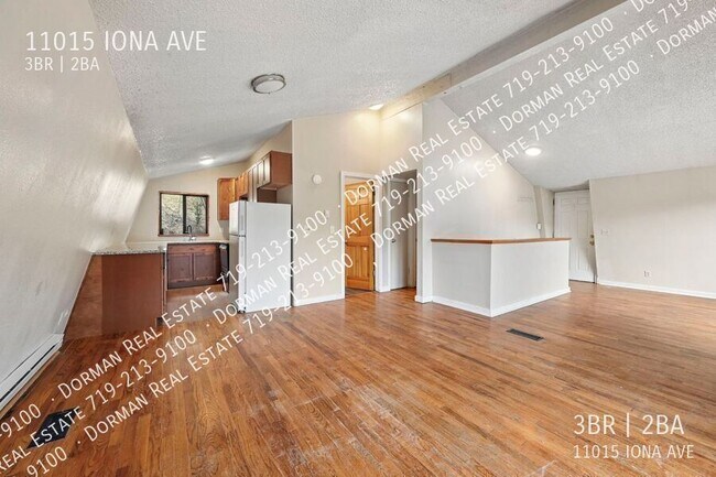 Building Photo - 11015 Iona Ave