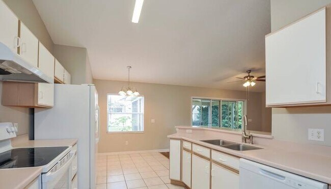 Building Photo - 6 Wild Oak Pl