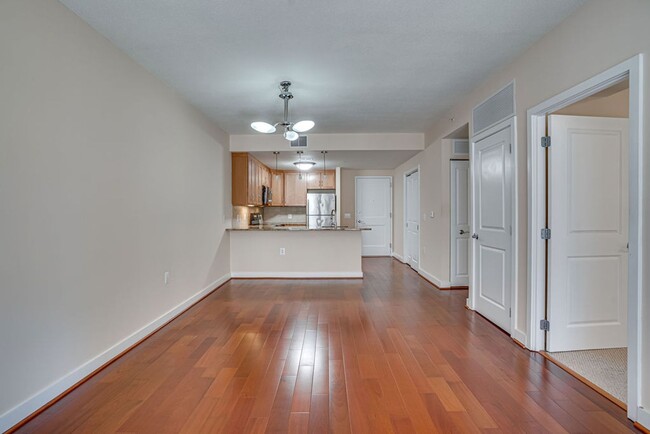 Building Photo - 1 Bedroom Condo in Ballston - Location, Lu...
