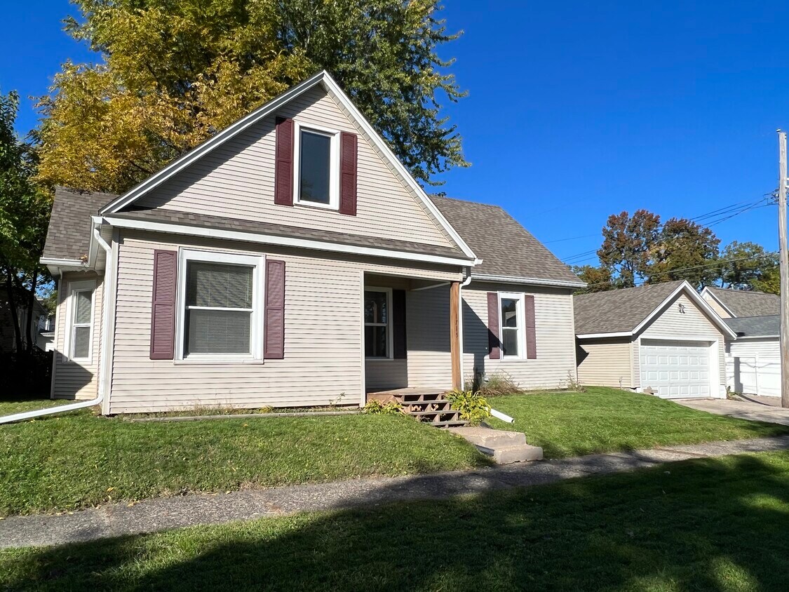 Primary Photo - 1715 3rd St