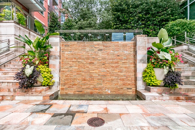 Foto del edificio - 2200 N Westmoreland St