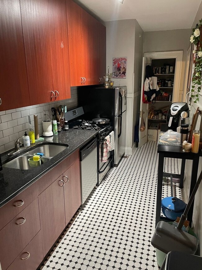 Building Photo - Charming 2 bed/1 bath in Poncey Highlands!