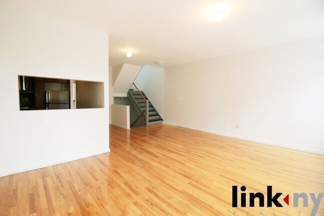 Building Photo - East 125th Street