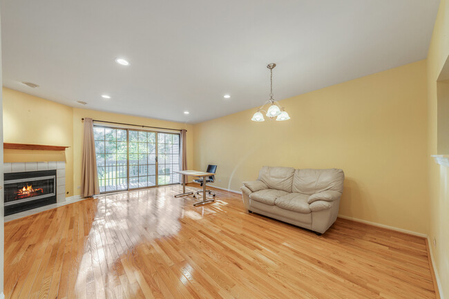 Building Photo - 1574 N St Marks Pl