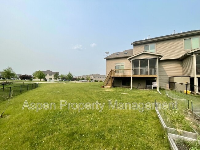 Building Photo - 1765 Sara Ct