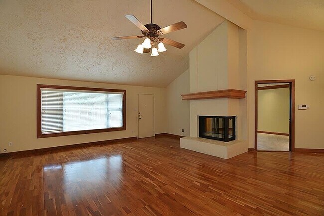 Foto del edificio - 21726 Slippery Creek Ln