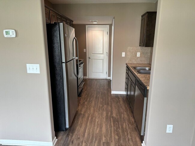 Building Photo - 3 Bed Townhome in Grain Valley