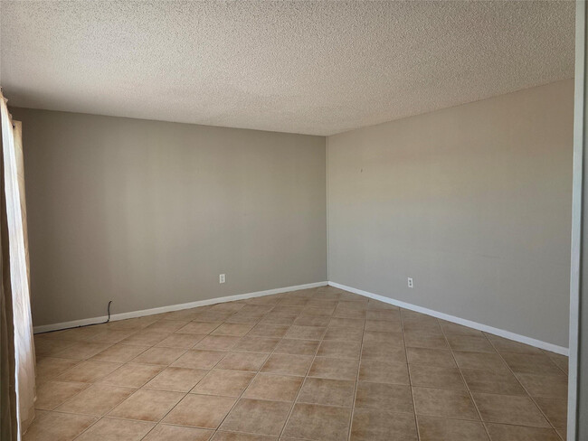 Building Photo - 5282 SE 43rd Trce