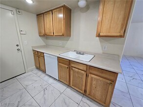 Building Photo - 9617 Pine River Ln Building Photo - 9617 Pine River Ln