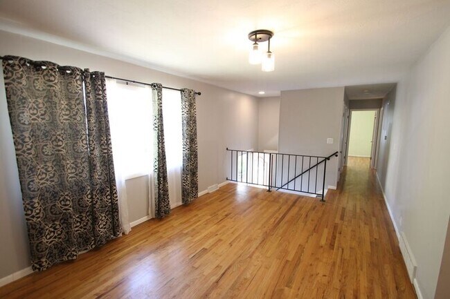 Building Photo - 1407 Imperial Dr