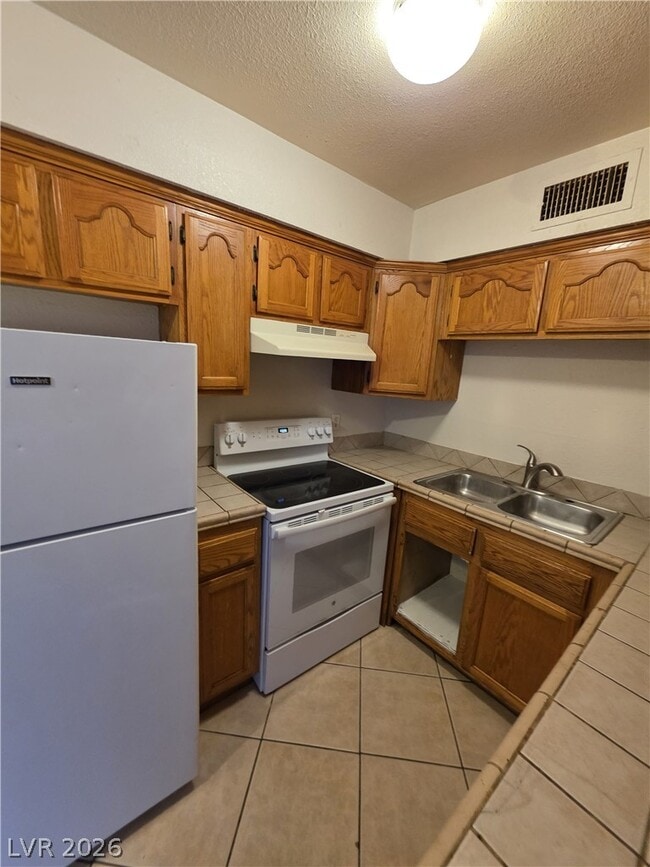 Building Photo - 412 W Monroe Ave