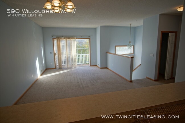 Building Photo - Townhouse with 1 Car Garage