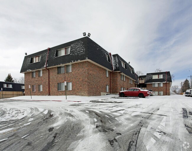 Devonshire Square Apartments Colorado Springs, CO