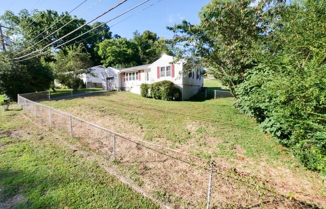 Building Photo - 3 BR 2 BA For Rent in Red Bank