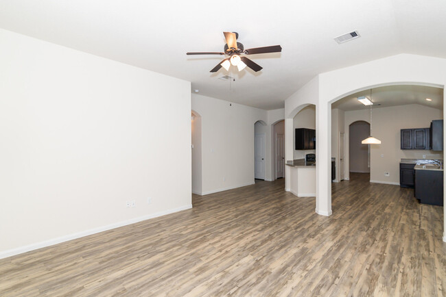 Building Photo - 2503 Montecito Ln