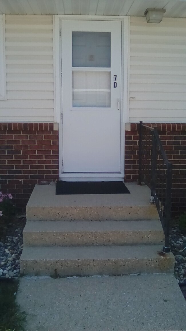 front door - 902 Badger Creek Dr