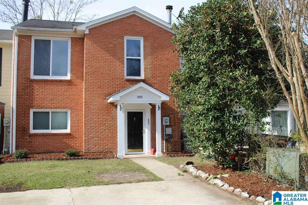 Foto principal - 805 Hillsboro Ln