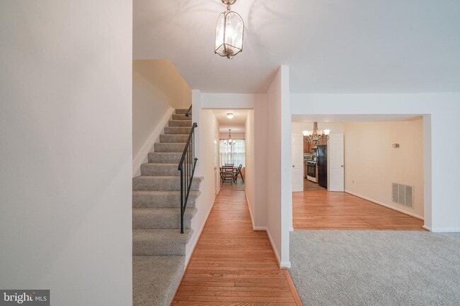 Foto del edificio - 4773 Gainsborough Dr