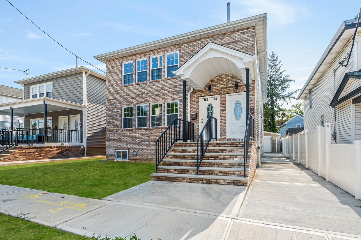 Foto principal - 10713 220th St