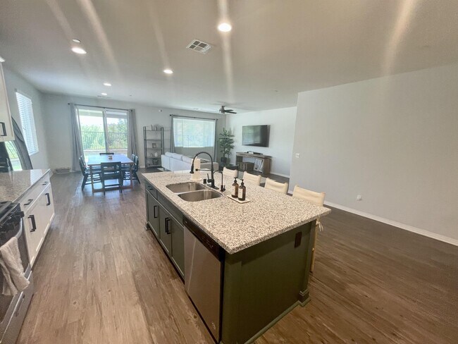 Building Photo - 24959 Bridlewood Cir