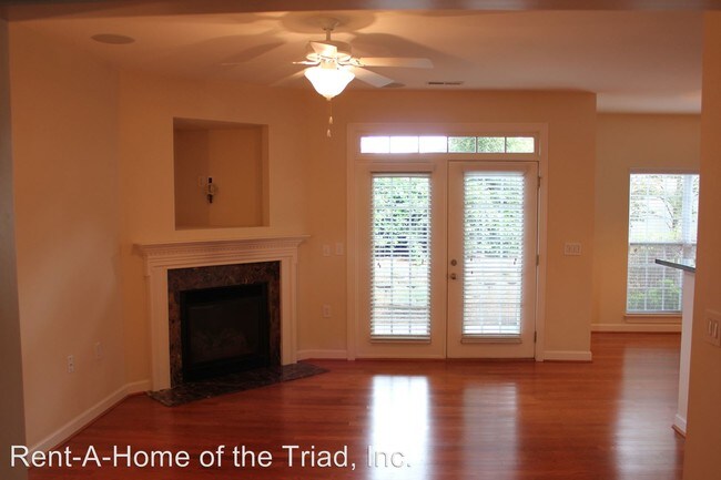 Foto del edificio - 3 br, 2.5 bath House - 1429-C New Garden Road