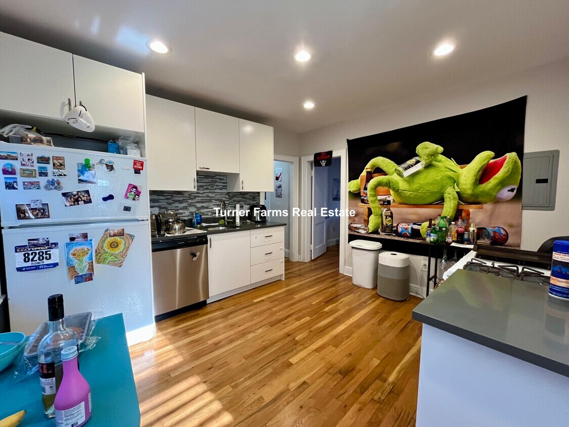 Foto principal - 120 Hillside St