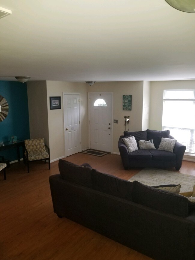 Foto del edificio - 3020 Barrymore St