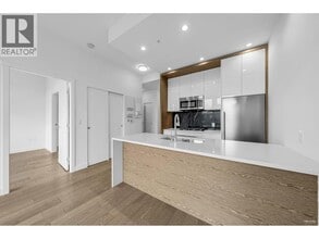 Building Photo - 6733-6733 Cambie St.