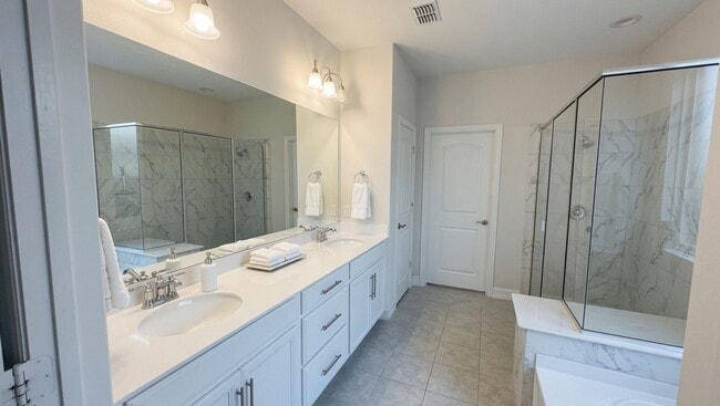 Building Photo - 2616 Melrose Dr