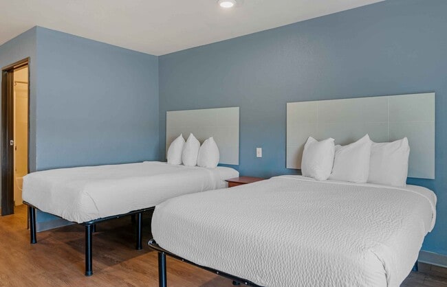 Building Photo - Furnished Studio-Indianapolis - Lawrence