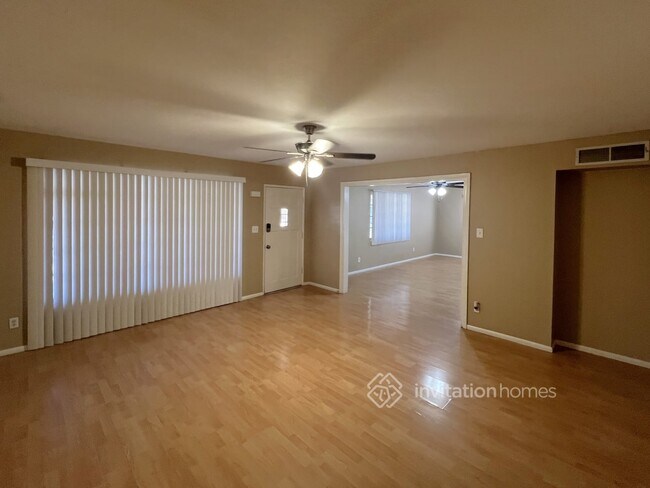 Building Photo - 6841 N 36th Dr