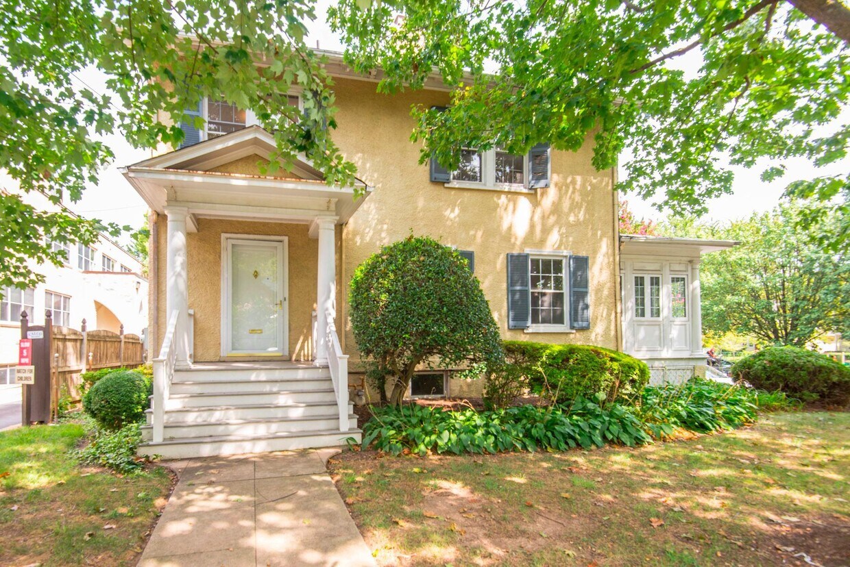 Foto principal - 3805 Shepherd St