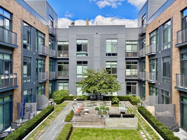 Building Photo - Southwest Water Front One Bedroom W/All Am...